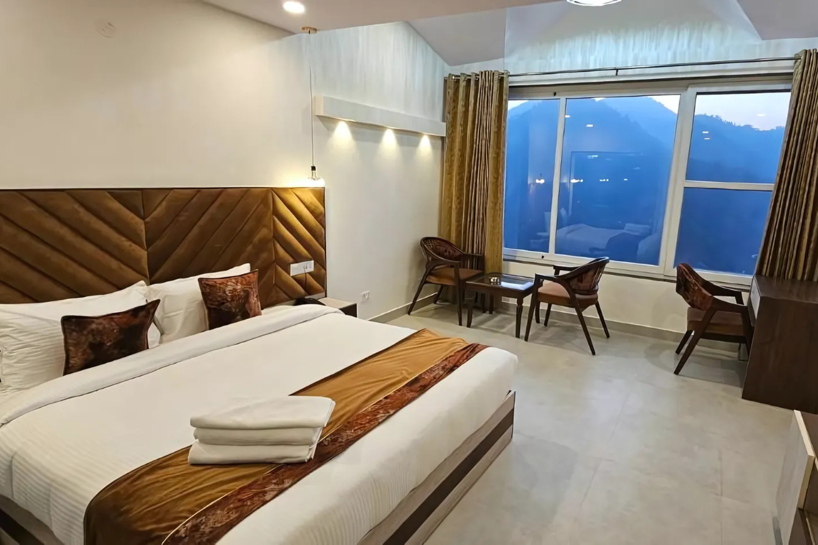 8-Villa-Style-Rooms-